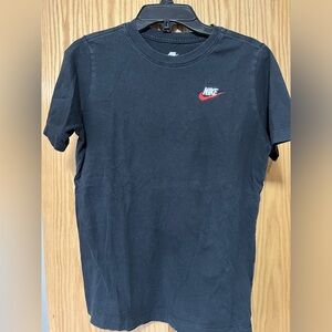 Nike boys shirt